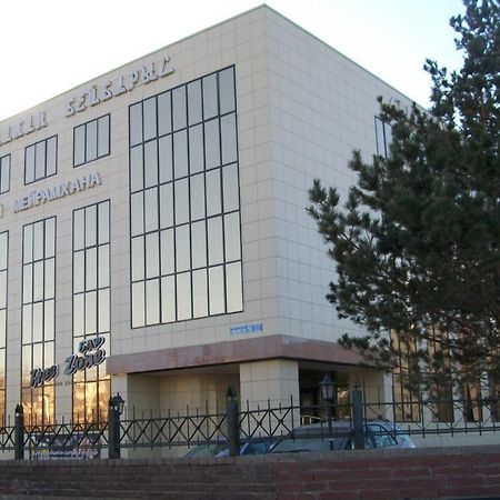 Готель Sultan Beibarys Астана Екстер'єр фото
